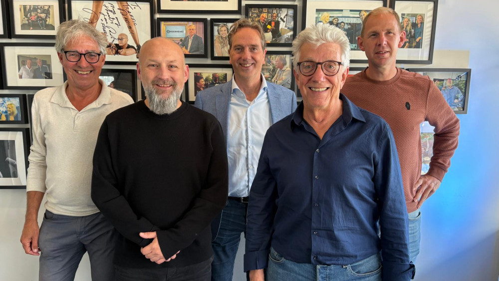 080725 MYN Netwerk Café