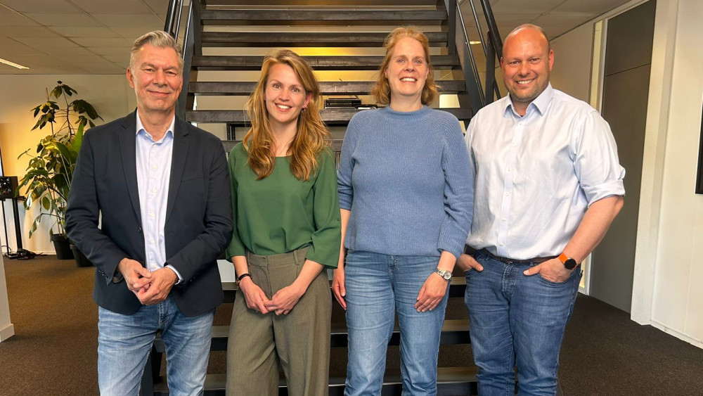 New Business Radio LIVE! 2304269 23-04-2026 23-4-2026