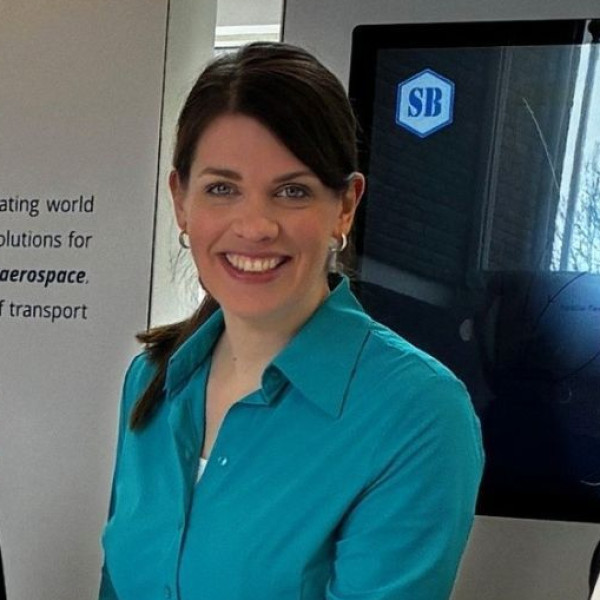 Tineke van der Veen, foto van LinkedIn